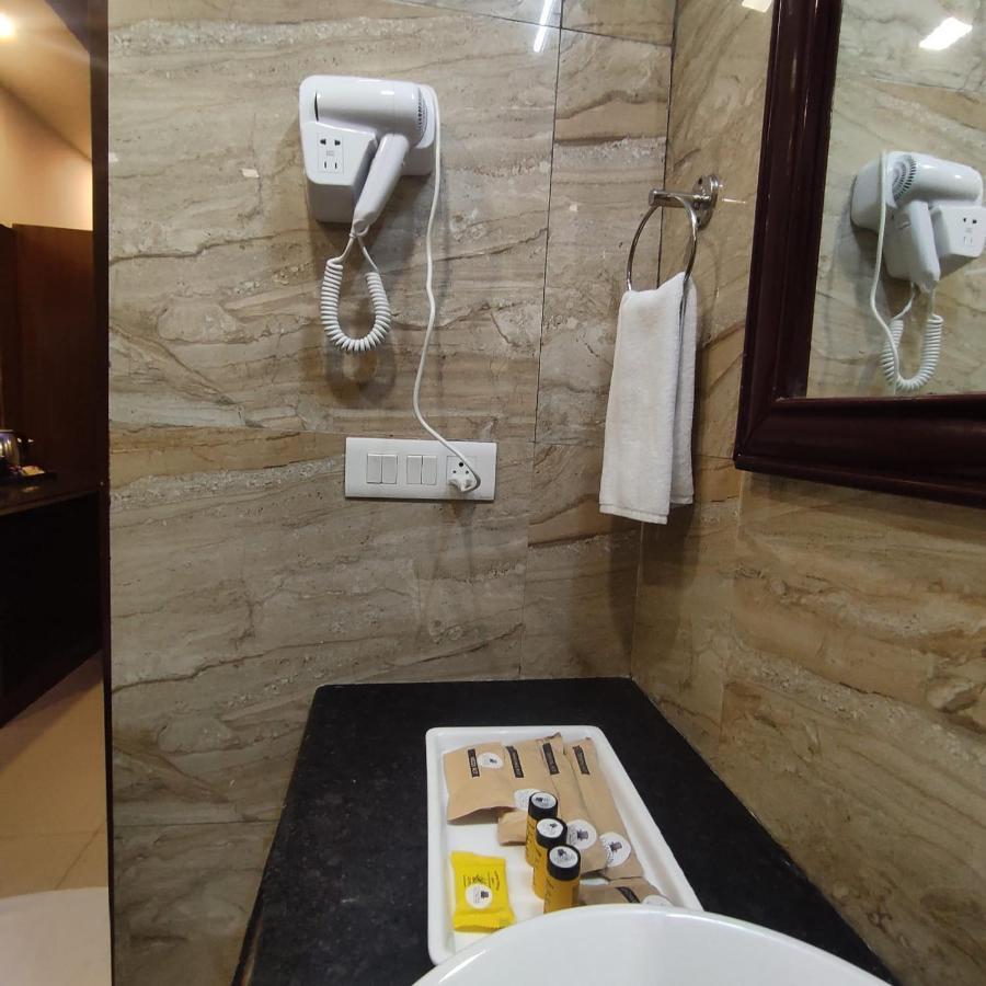 Hotel Q Saina S K Regency Rishīkesh Exterior foto