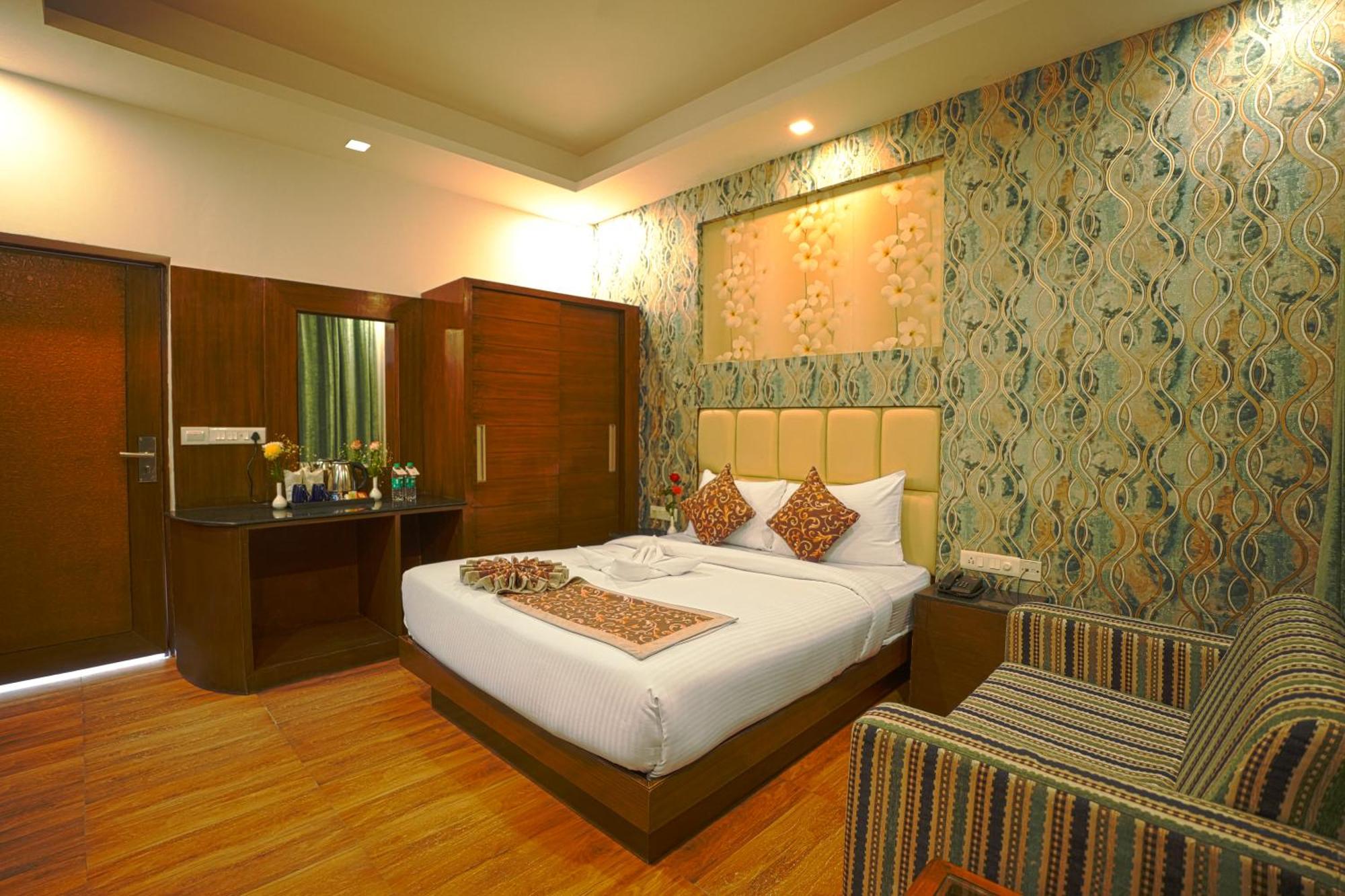 Hotel Q Saina S K Regency Rishīkesh Exterior foto